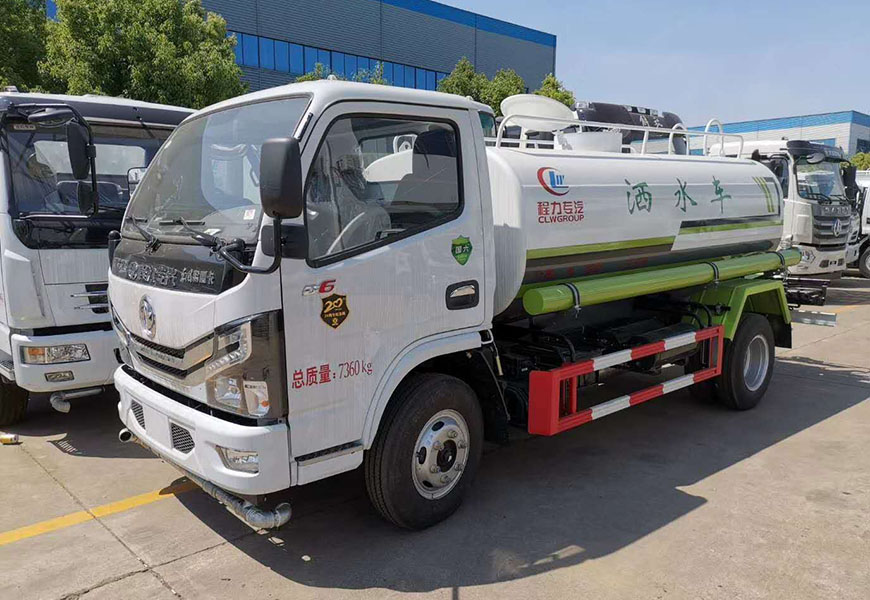 東風多利卡5方灑水車圖片